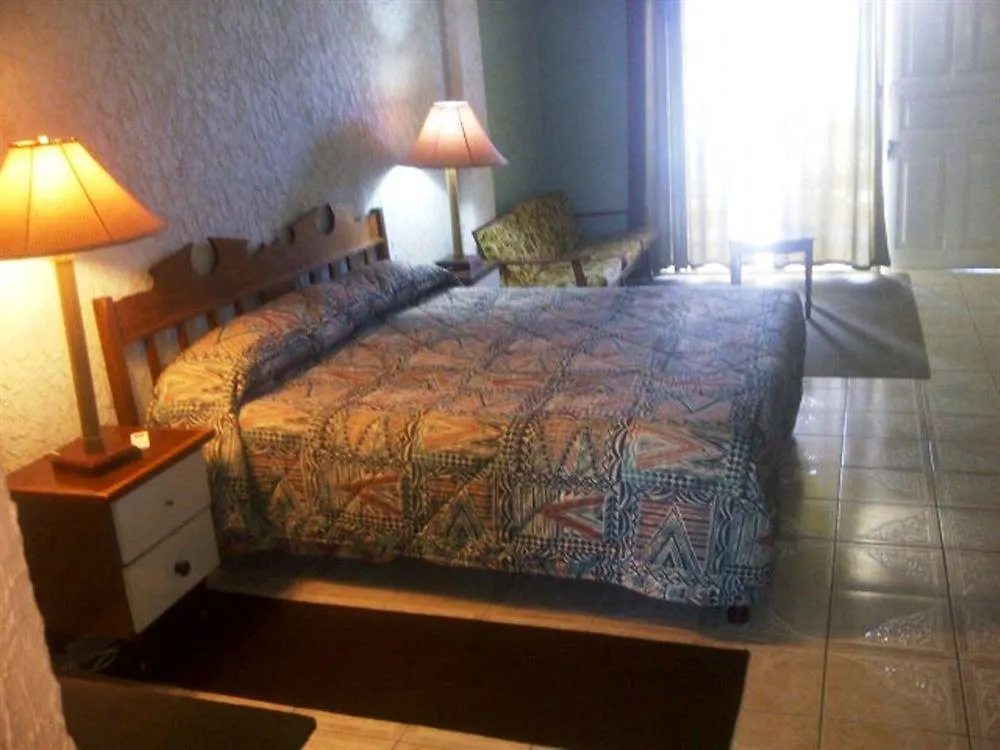 Cariblue Hotel & Scuba Resort مونتيغو باي 3*,  جامايكا