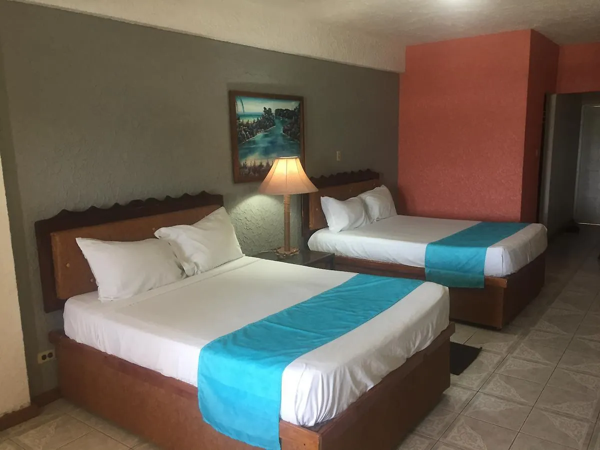 Cariblue Hotel & Scuba Resort مونتيغو باي