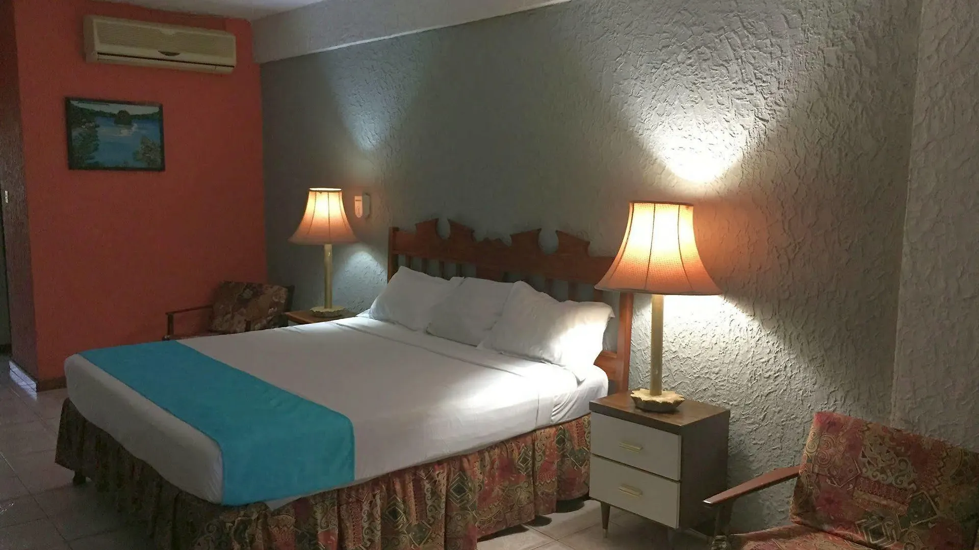 Cariblue Hotel & Scuba Resort مونتيغو باي 3*,  جامايكا