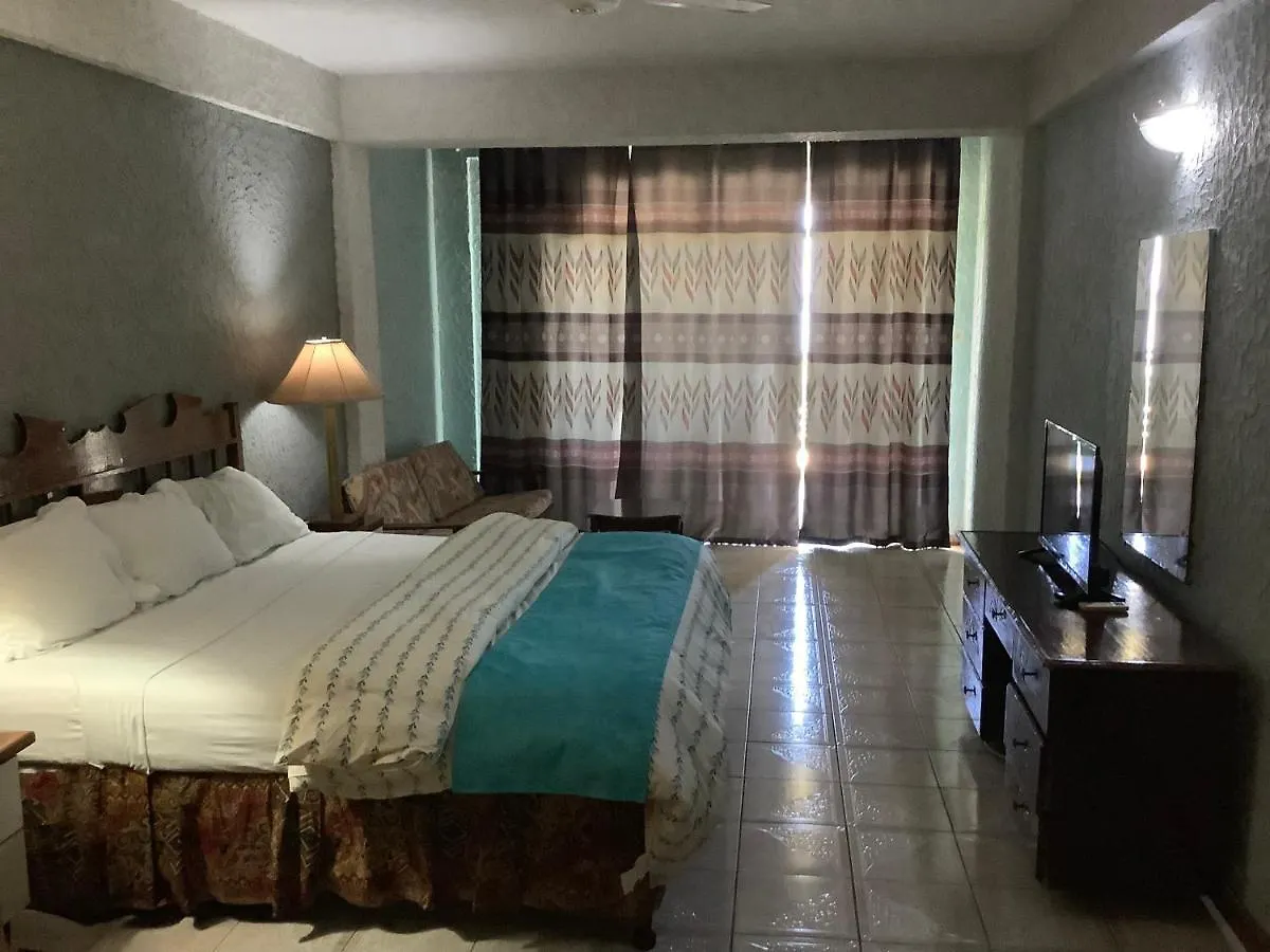 Cariblue Hotel & Scuba Resort مونتيغو باي