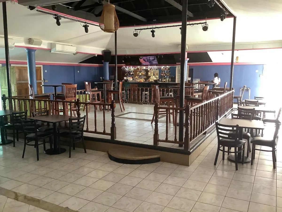 Cariblue Hotel & Scuba Resort مونتيغو باي 3*,  جامايكا